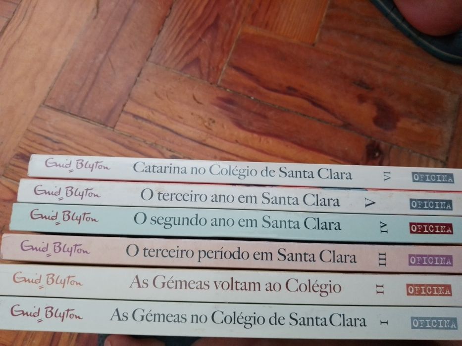 As Gêmeas no Colégio S.Clara 6V.-15E-A Bela ador.vai escola-8E-Desde2E