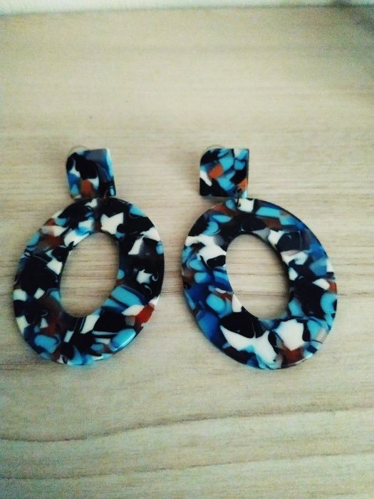 Серьги из пластика