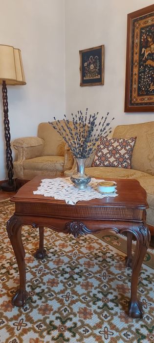 Mesa de Centro em Madeira Maciça Estilo Clássico