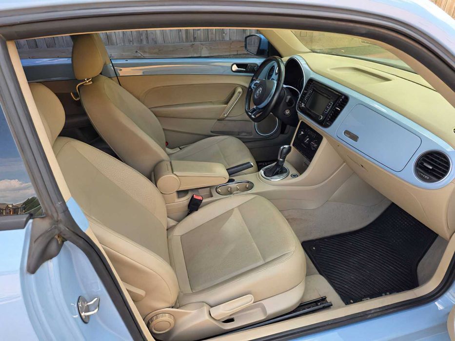 Volkswagen Beetle      2015