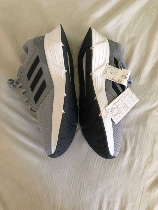 Sapatilhas Adidas para Homem NOVO EU 45 1/2 (10,5 UK, 47 BR)