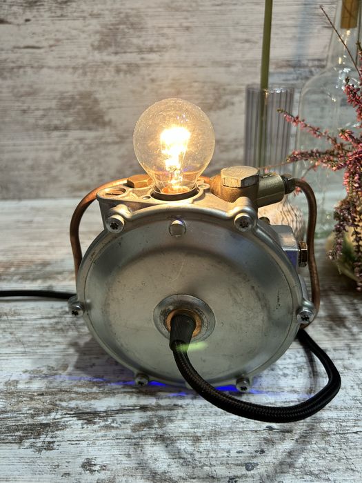 Світильник в стилі Steampunk