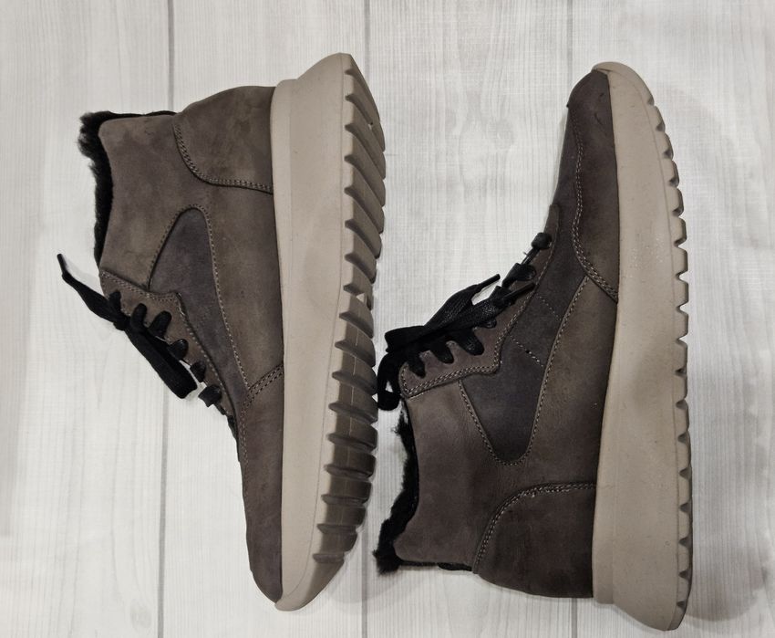 Зимові коричневі жіночі кросівки/зимние женские кросовки Attico, 40р