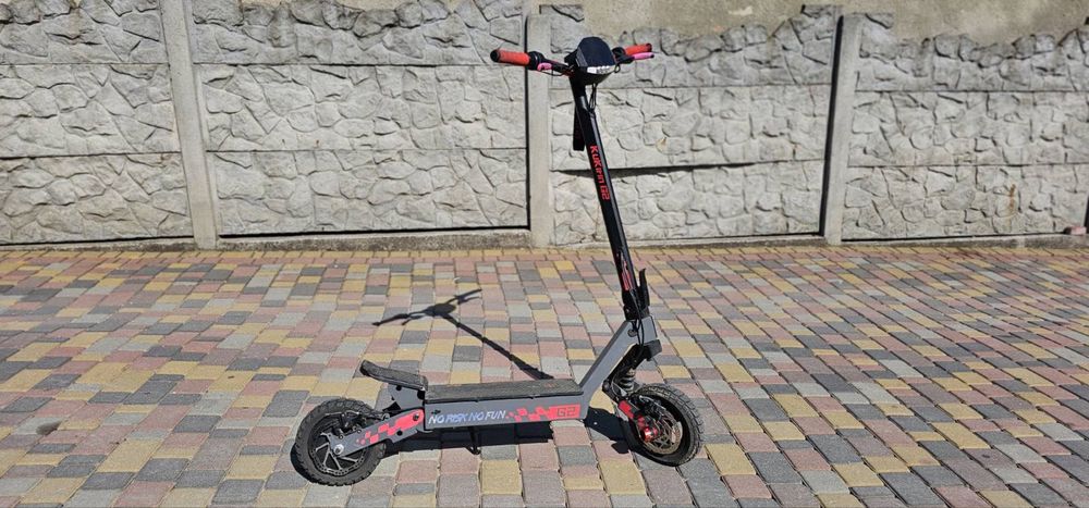 Kukirin g2 електросамокат