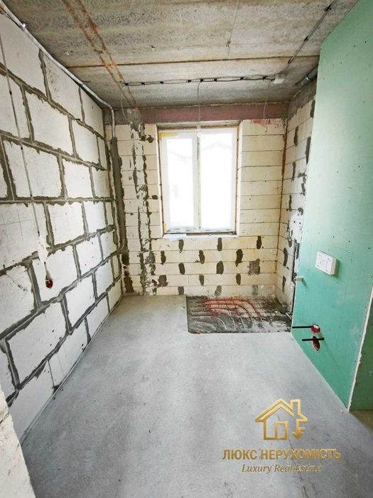 Продам триповерховий таунхаус за ціною нижче ринкової!