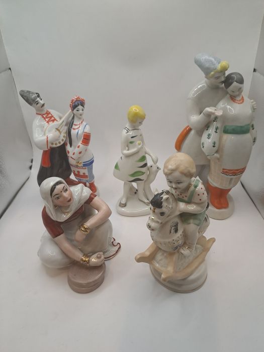 Статуетка. Статуэтка. Фарфоровая статуэтка. Индианка.