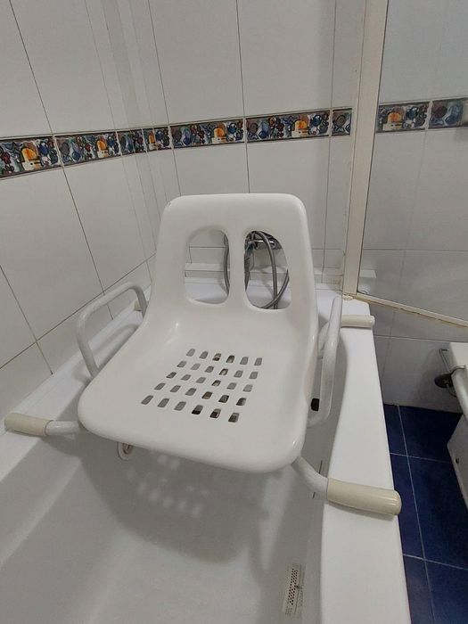 Cadeira Rotativa de Banheira
