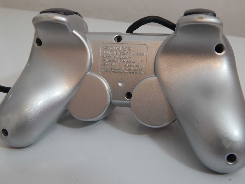 Oryginalny Srebrny Silver kontroler gamepad DualShock 2 do PlayStation 2 Sony stan dobry