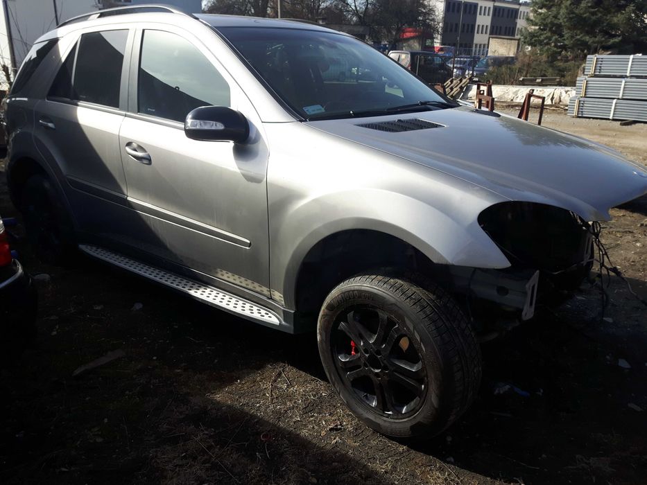 Mercedes  ML W 164 3,0 CDI 05r Felgi  18 cali ,drzwi , maska i inne