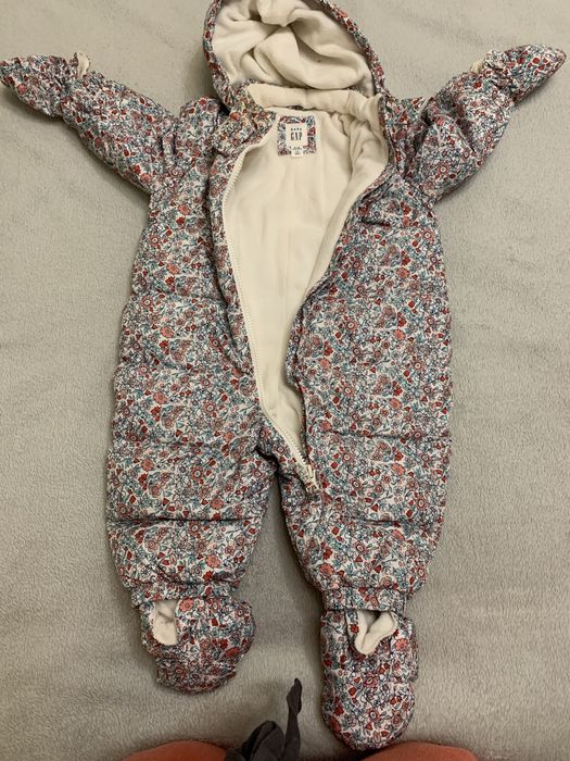 Продам комбінезон  зимовий gap