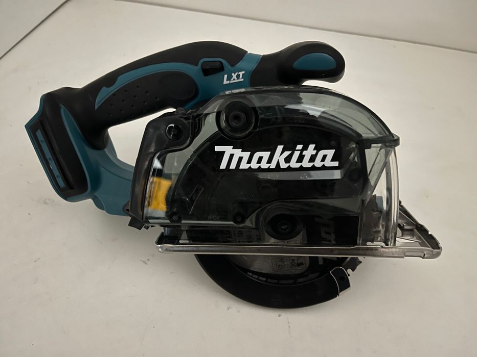 MAKITA Przecinarka piła do metalu akumulatorowa 18V 136x20 mm DCS552Z