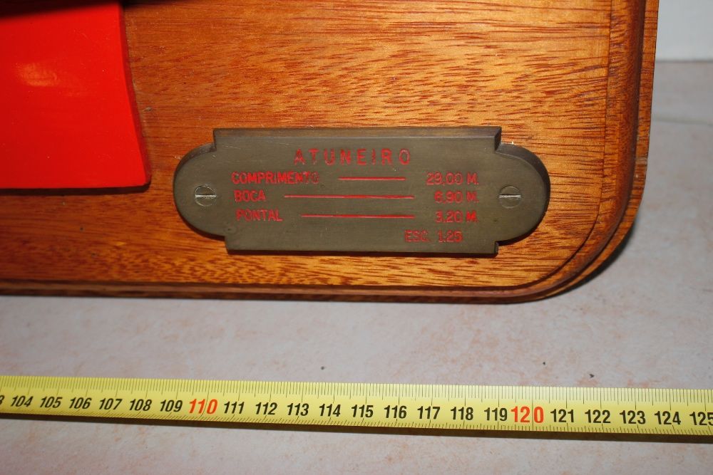 Barco Atuneiro -Madeira-Escala: 1/25-Decorativo-Prateleira-Estante