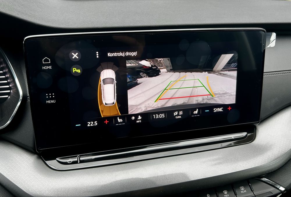 Skoda Octavia Karoq Kodoaq montaż fabrycznej kamery cofania