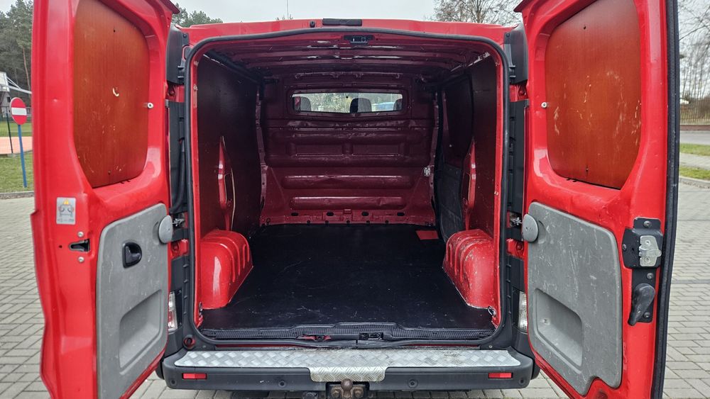 Renault Trafic_2.0dci_L1h1_6biegów_Klimatyzacja