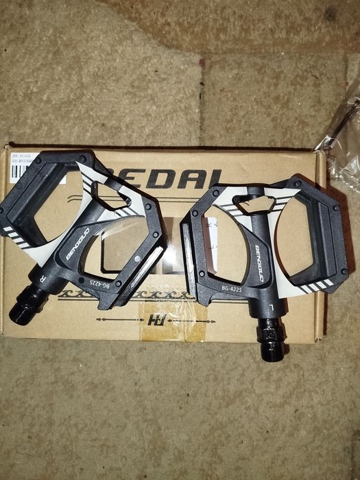 Продам велопедали