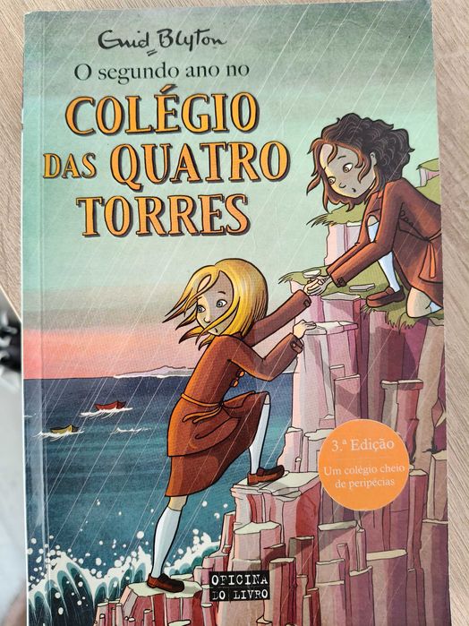 Coleção de Livros - Colégio das Quatro Torres