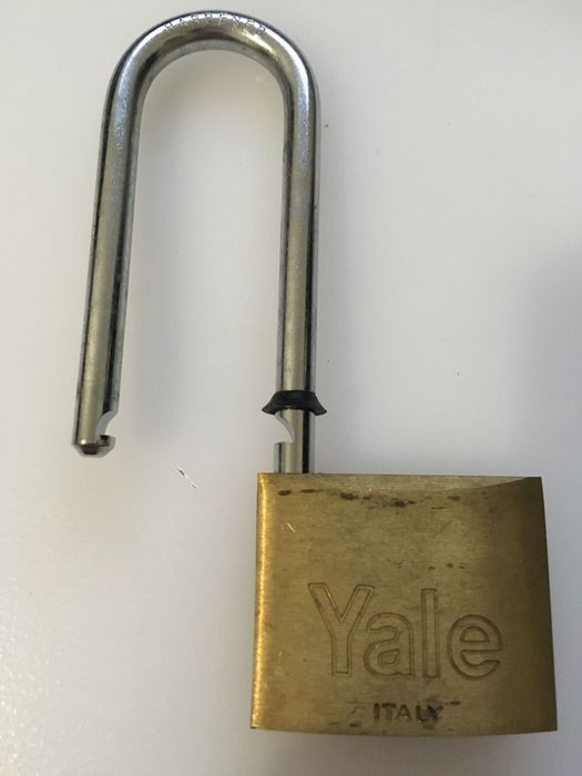 Cadeado "YALE" com duas chaves