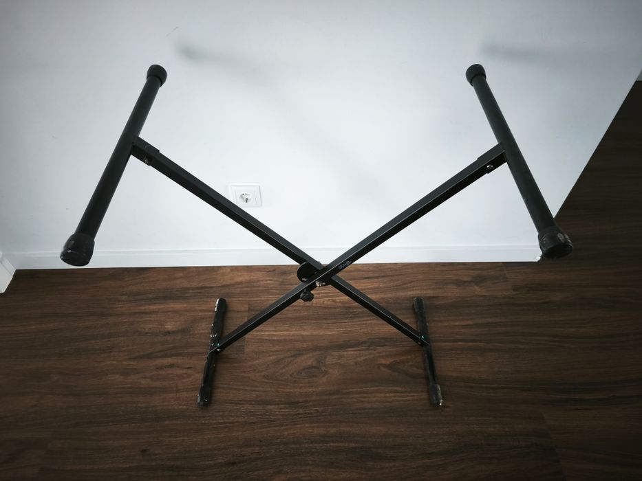 Vendo teclado/piano digital Bontempi 16 6125vz com suporte