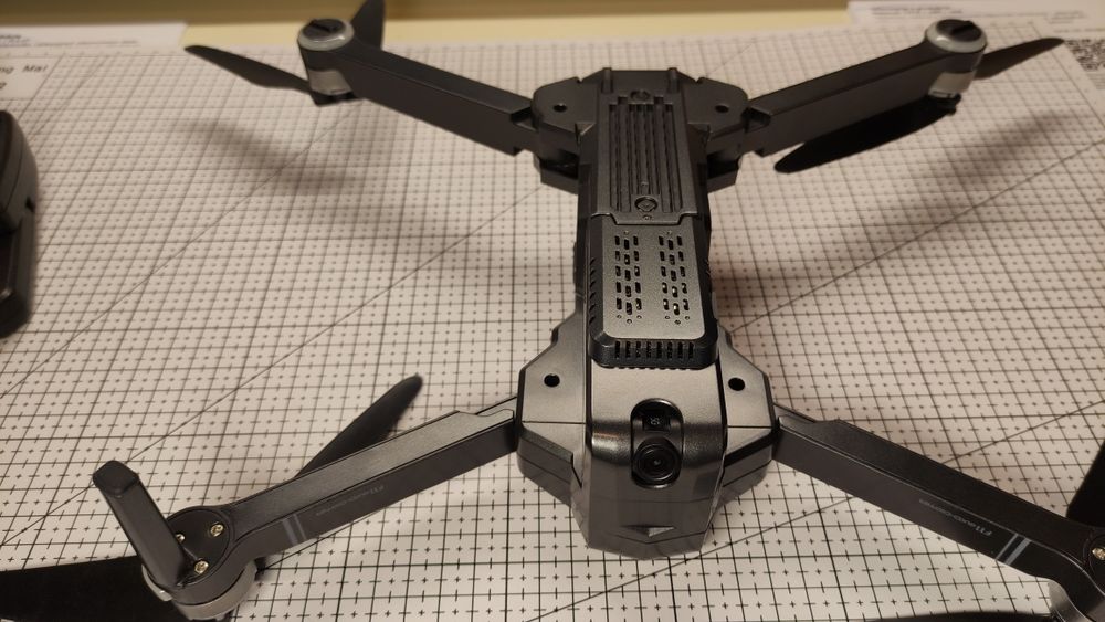 SJRC F11 GPS – dron z GPS  2 baterie  regulowana kamera 90°  komple