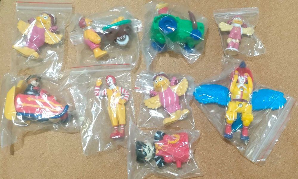 Figuras - PVC -SONNY ANGEL-MacDonalds-Maia Borges- Publicidade-Futebol