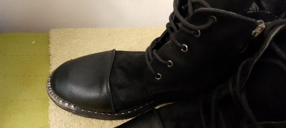 Czarne buty rozm.40