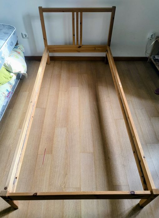 Cama solteiro do IKEA
