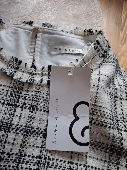 Bluzka damska z baskinką mint & Berry nowa z metką