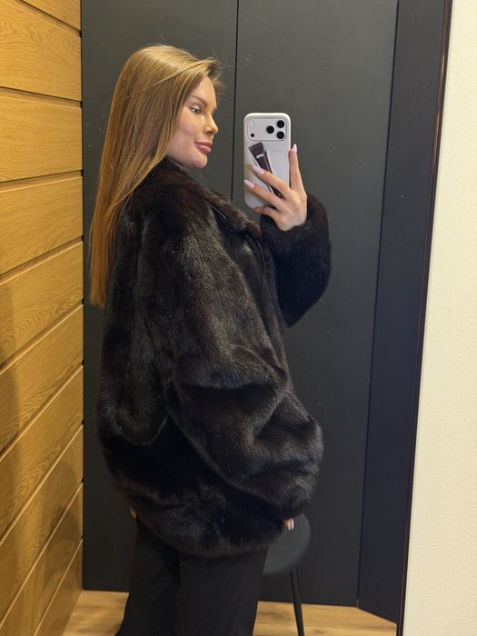 Шуба из норка коричневая средней длины