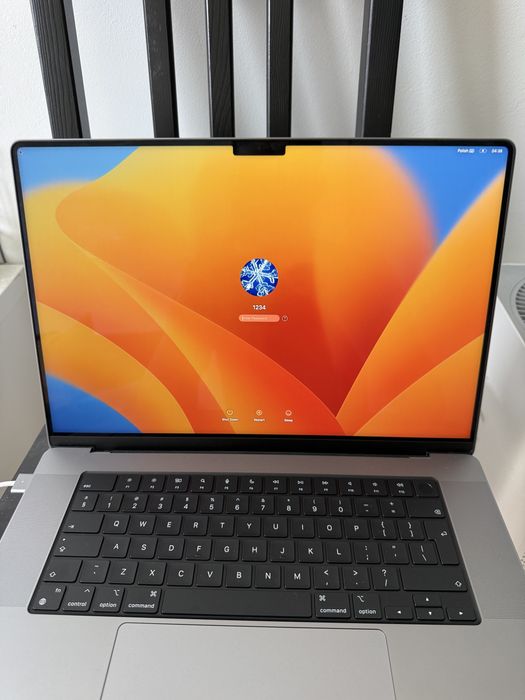 MacBook Pro 16” M2 Pro | 16 GB RAM | 1 TB SSD | Stan idealny | Tylko 4 cykle ładowania