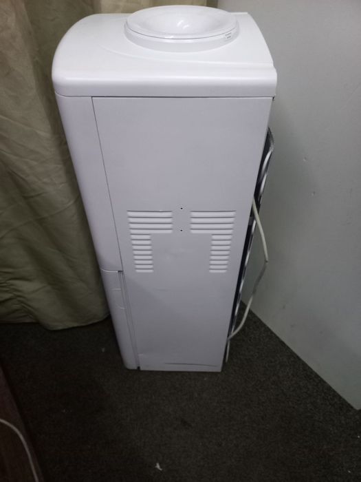 Кулер для води Crystal