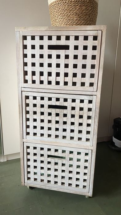 Ikea komoda z szufladami na kółkach