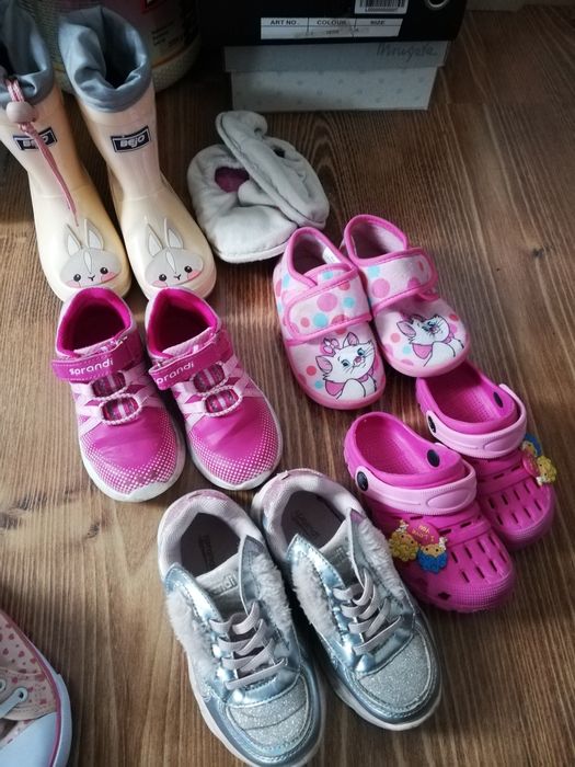 6 par butów 26 kalosze bejo, adidasy sprandi led(2x) kapcie