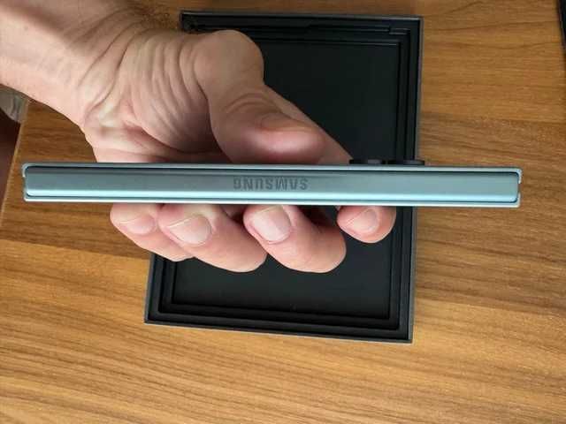 Samsung Z Fold 8 - Troco por Iphone