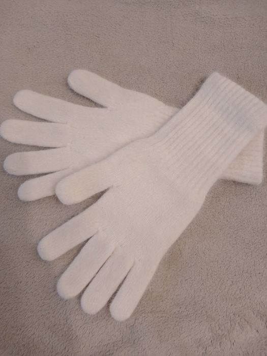 Перчатки  ангоровые, новые. Осенне - зимние