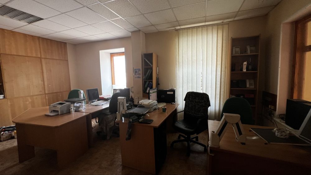 Продається офісне приміщення