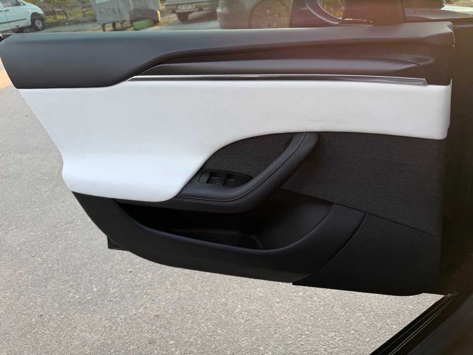 TESLA PLAID 2024 1033 к.с.