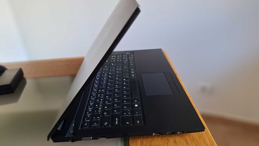 Insys N750BU i5-7200U 3.1GHz- 8GB Ram- SSD256GB NVME- Win11