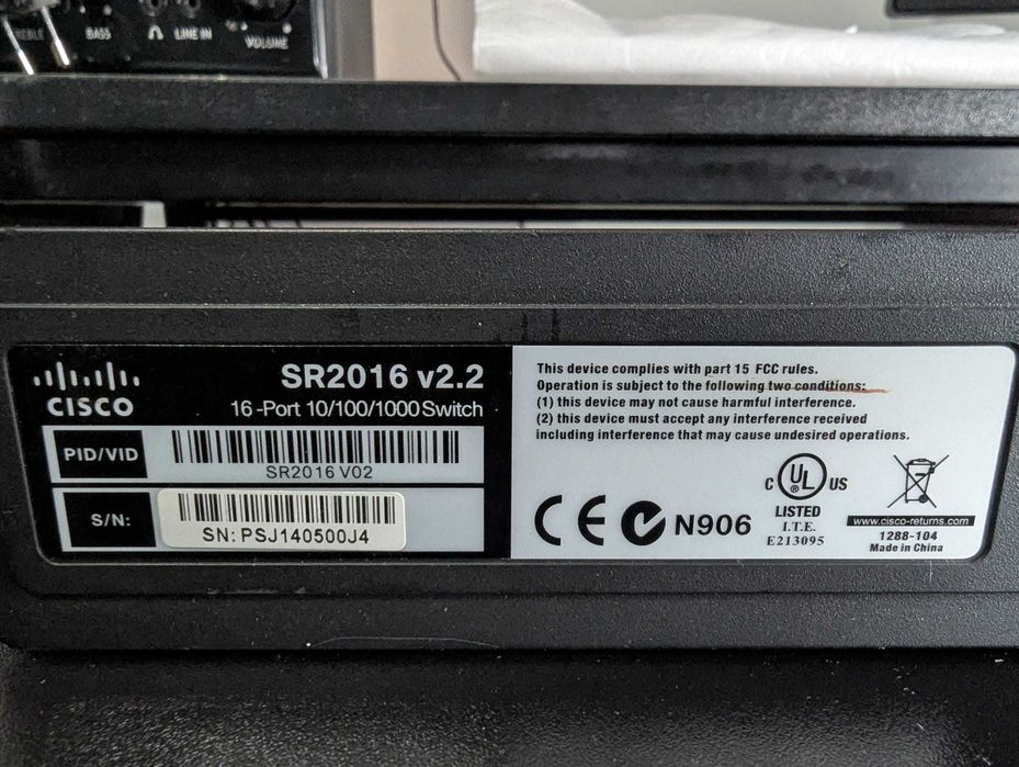 Cisco SR2016 v2.2 – 16 Portas Gigabit Switch (Usado)