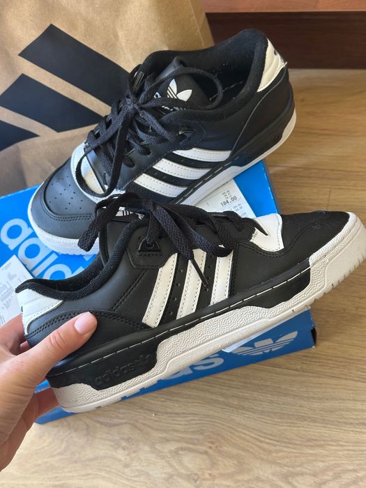 Trampki Adidas, oryginalne, 23,5 см
