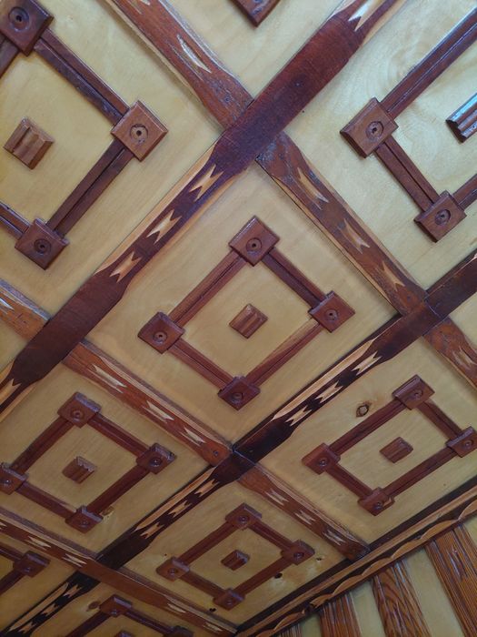 Kasetony, boazeria rzeźbiona