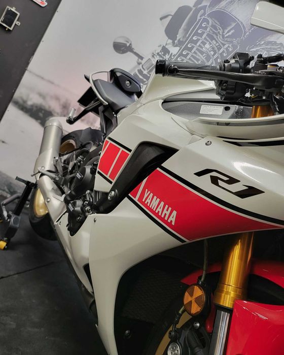 Yamaha YZF-R1 world GP 60th