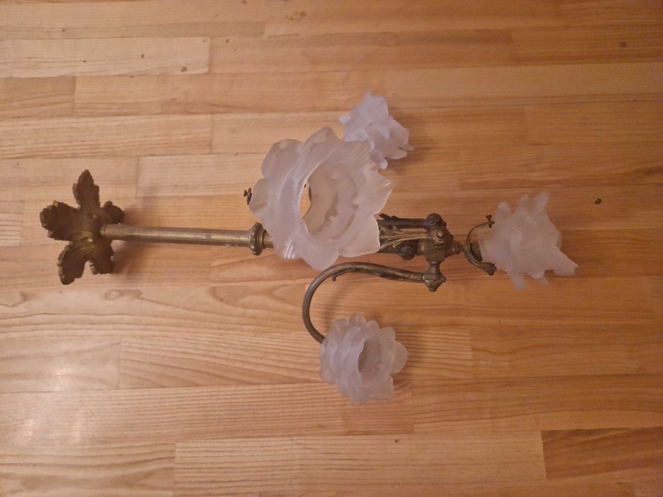 Антикварна  лампа  люстра Франція з плафонами Наполеон ІІІ позолота