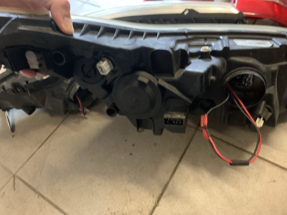 Citroen C4 lampa przód prawa