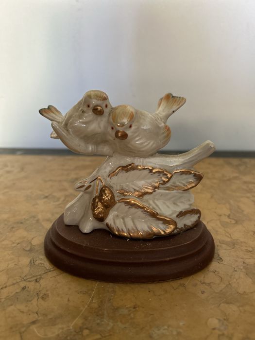 Estatueta de porcelana