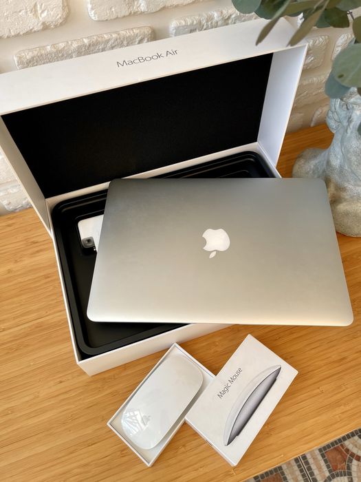MacBook Air 13.3/1.8GHz/8GB/128GB + мышка Magic Mouse 2