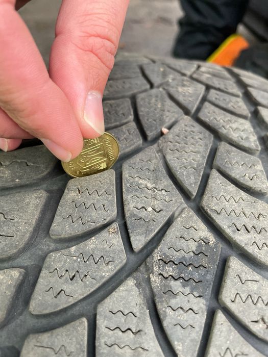 Продаю диски з резиною і ковпаками 205/55/r16