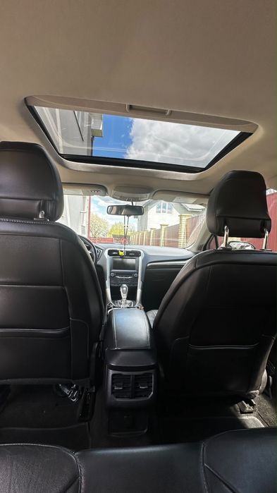 Автомобіль Ford Fusion 2013
