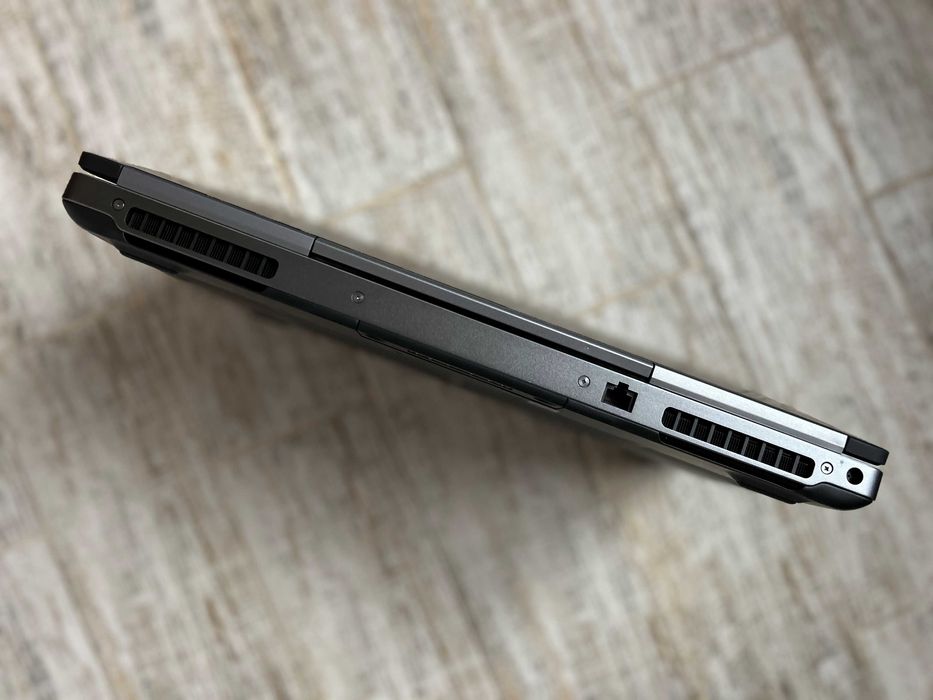 Dell Precision 7720 (17', Intel i7 7700, DDR4 32Gb, SSD, NVIDIA 4Gb)