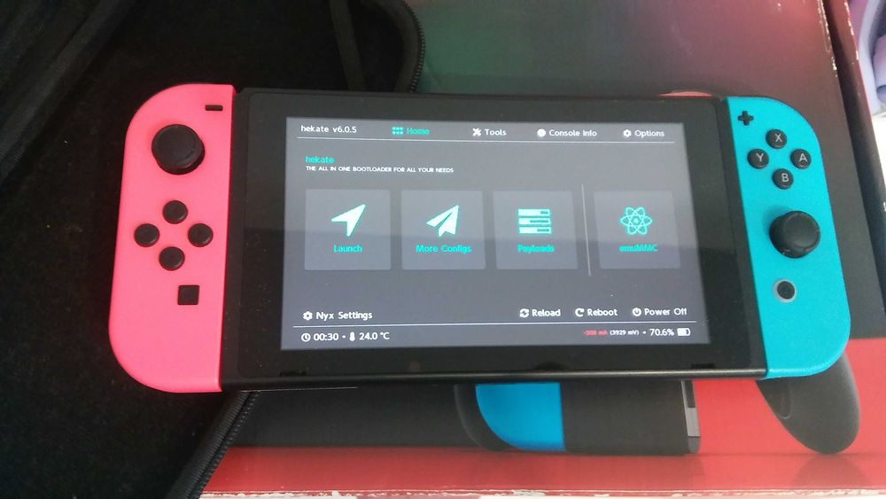 Nintendo Switch v2 PRZEROBIONA CFW Picofly + karta 128 GB + joycony + etui jak nowa!