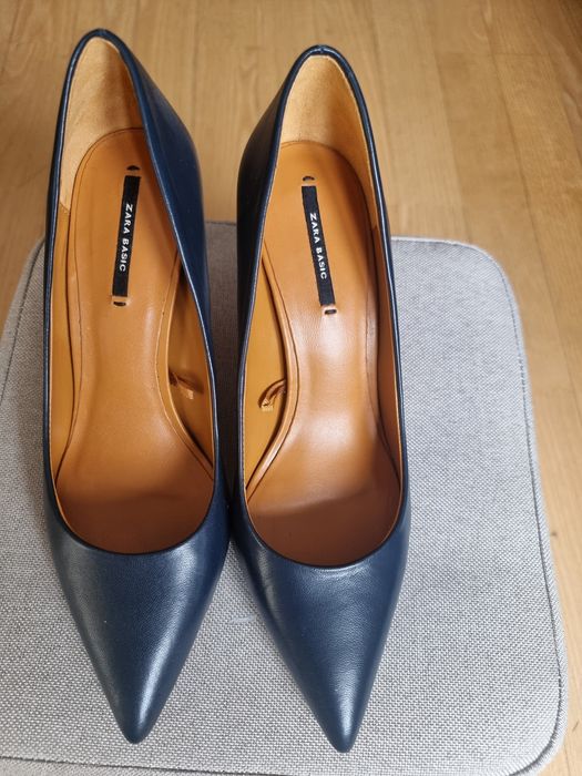 Szpilki granatowe Zara